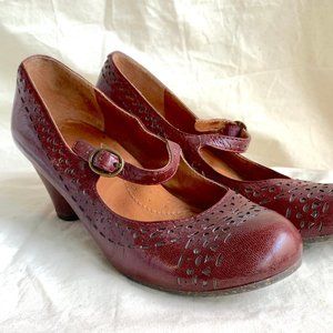 Naya Mary Jane kitten heels- burgundy leather